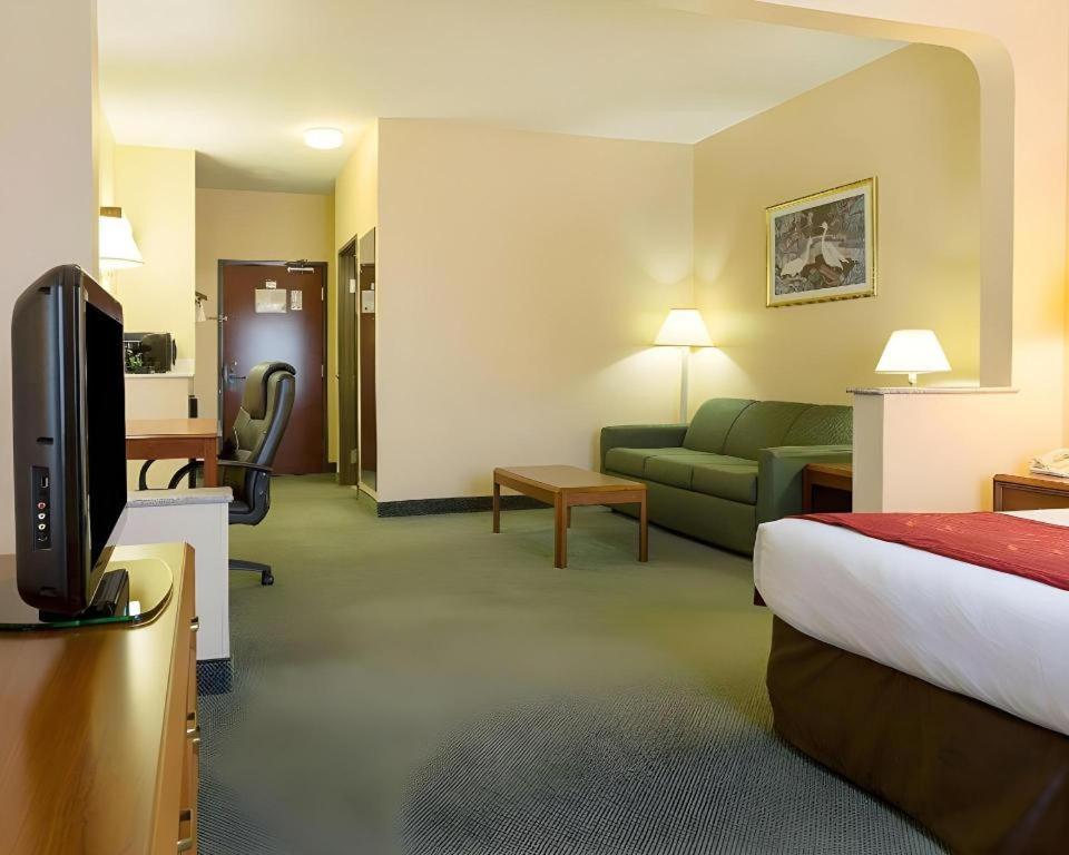 Comfort Suites Лапорт Экстерьер фото