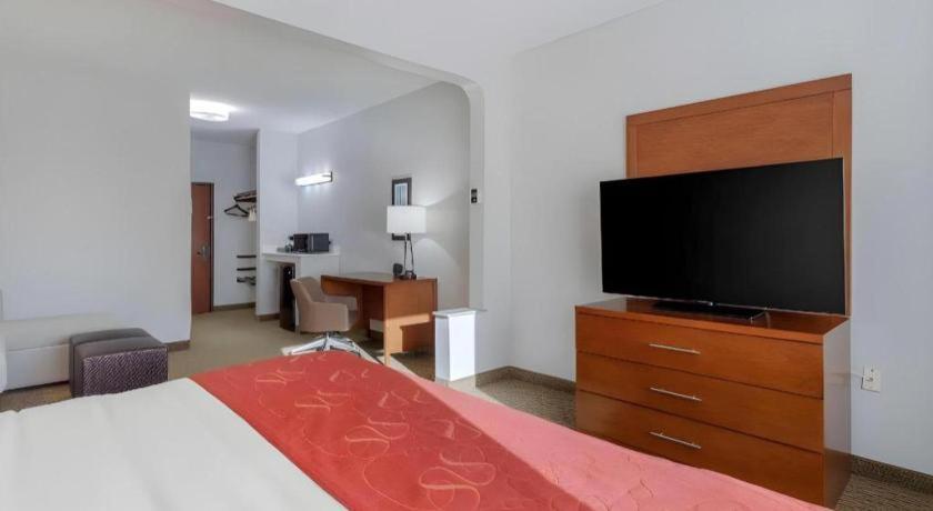 Comfort Suites Лапорт Экстерьер фото
