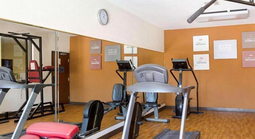 Comfort Suites Лапорт Экстерьер фото