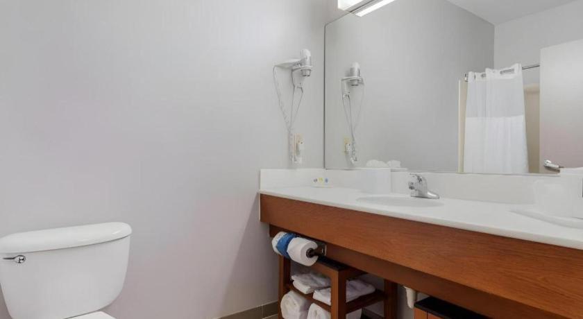 Comfort Suites Лапорт Экстерьер фото